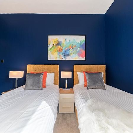 Stylish Luxury Large 4Br Kingbed Apartment Barrow-in-Furness Exterior photo
